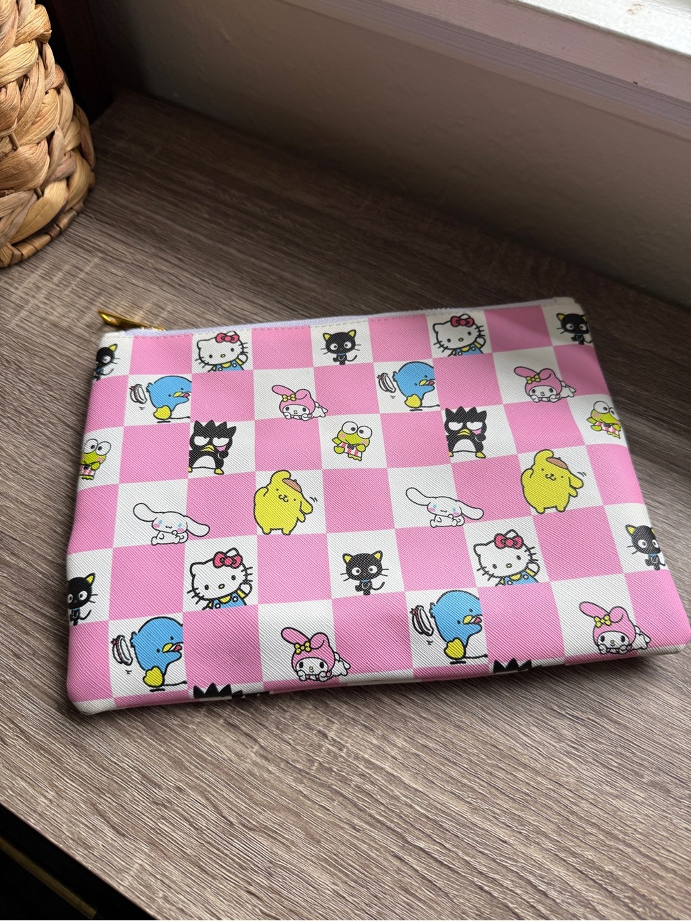 Hello kitty & friends pouch